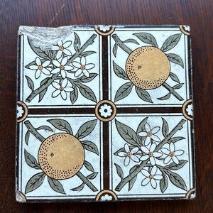 🇵🇹 Antique Portuguese 6” tile. Old vintage hand made tile 🍊& flowers painted